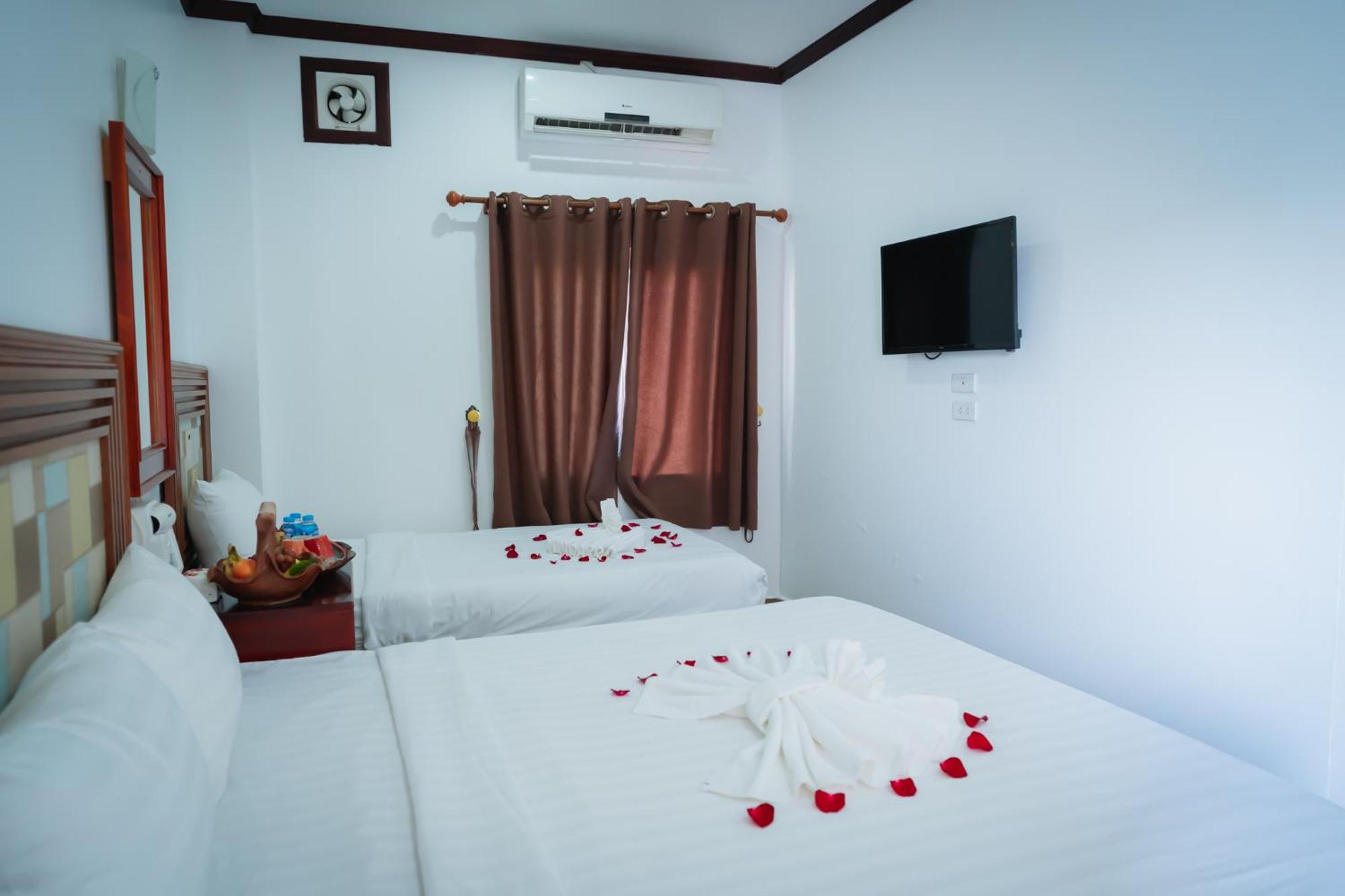 Vientiane Ruby Riverside Hotel Bagian luar foto