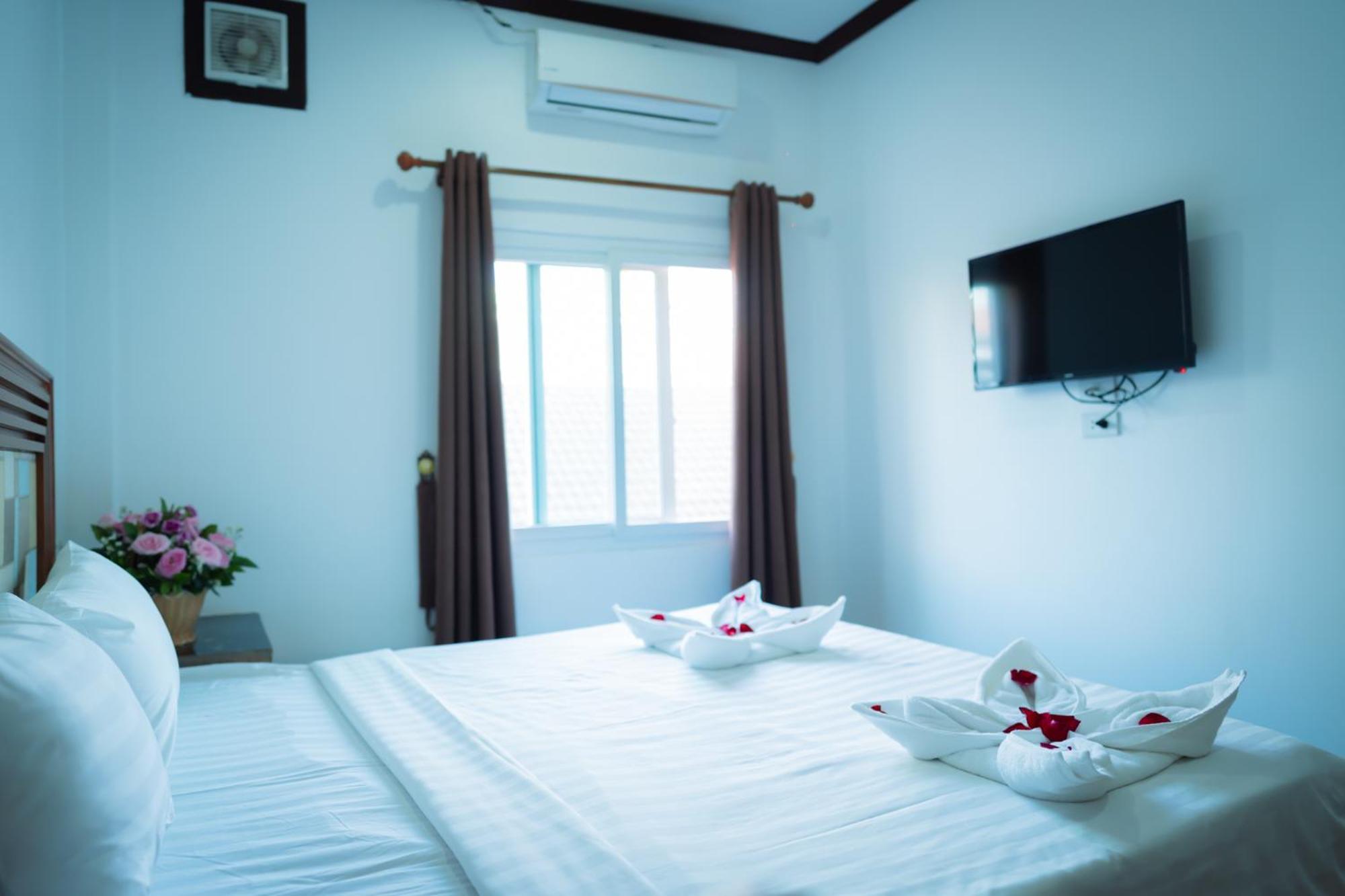 Vientiane Ruby Riverside Hotel Bagian luar foto