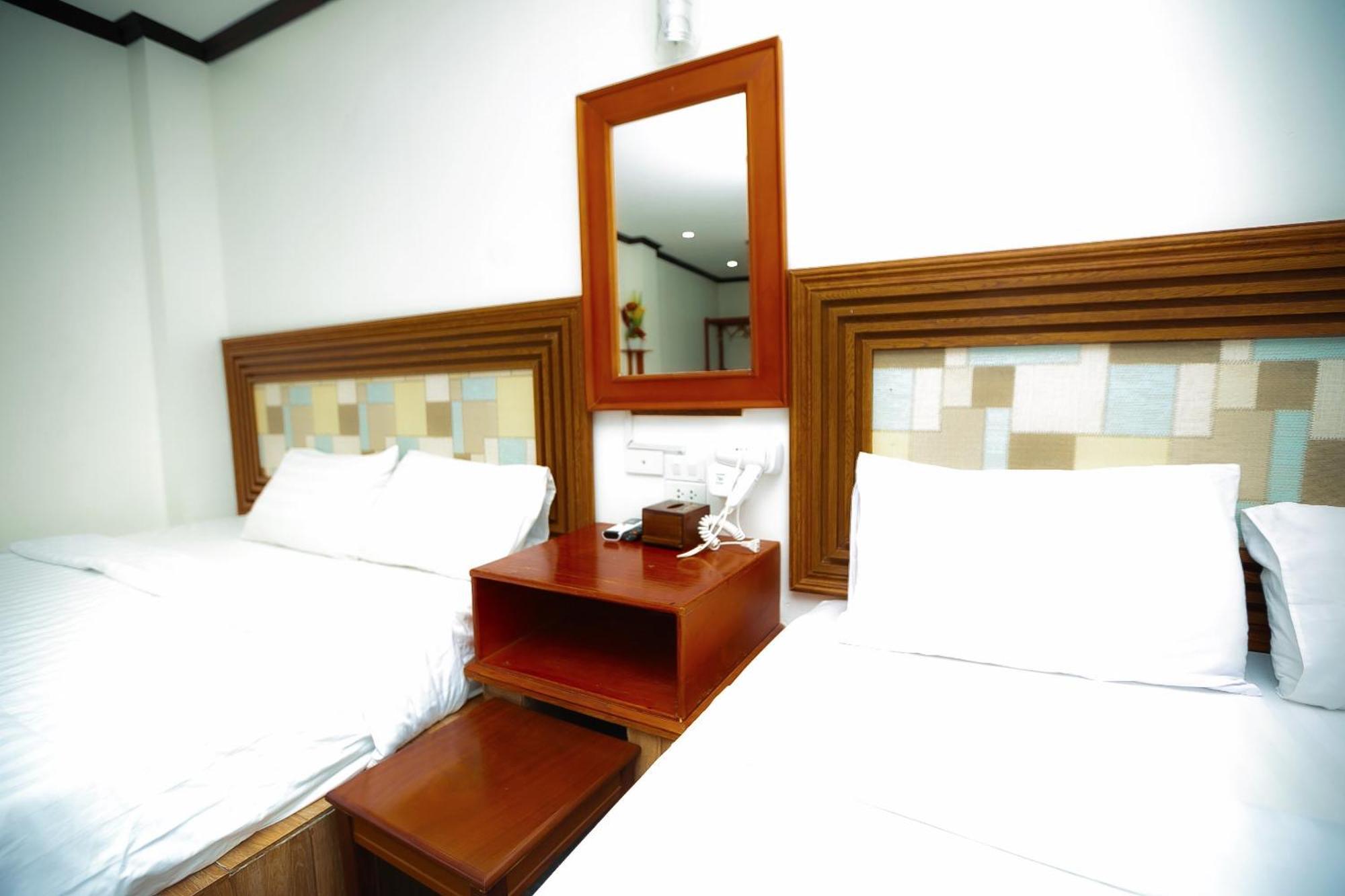 Vientiane Ruby Riverside Hotel Bagian luar foto