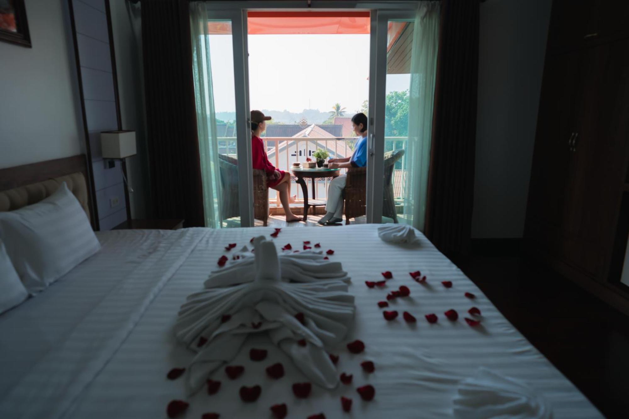 Vientiane Ruby Riverside Hotel Bagian luar foto